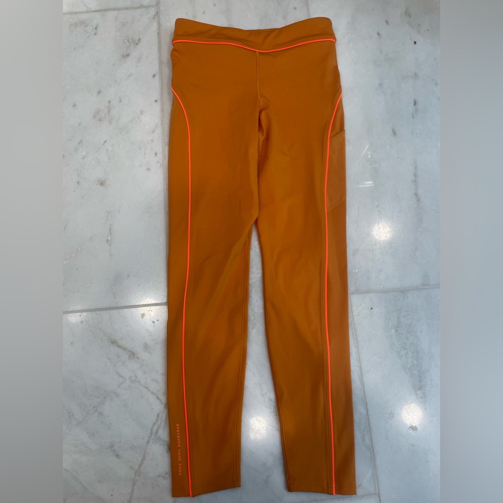 Beyonce IVY PARK/adidas leggings. Marked medium 11-12. ?New. Fits women’s small